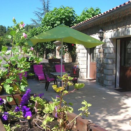 Hotel Aux Vieux Arceaux Mercuer Zewnętrze zdjęcie