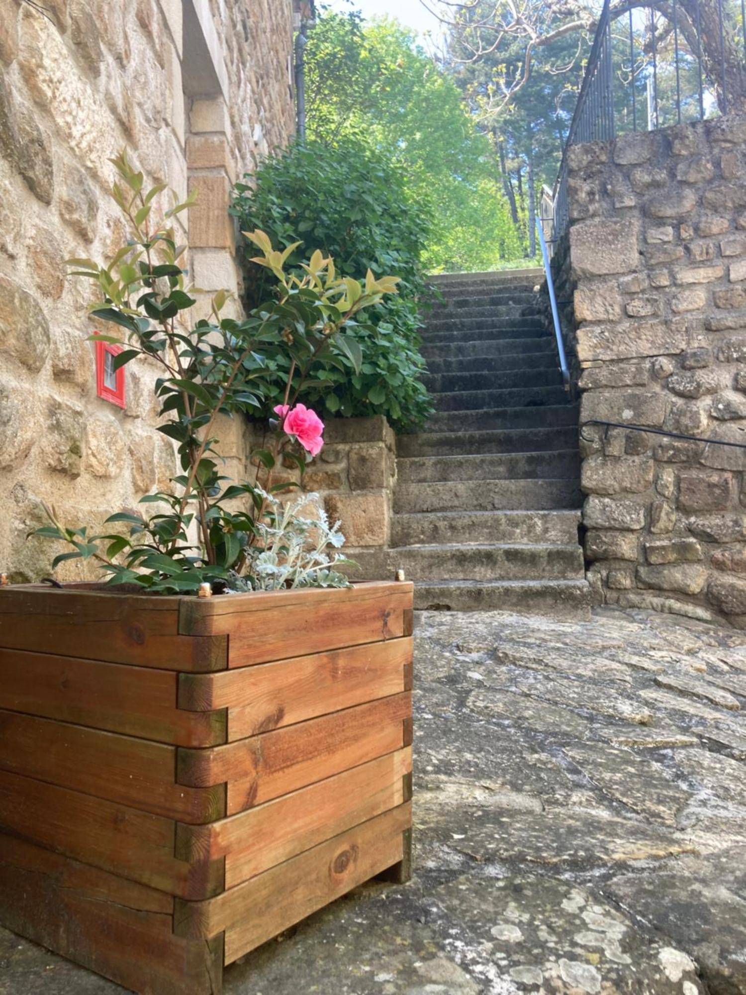 Hotel Aux Vieux Arceaux Mercuer Zewnętrze zdjęcie