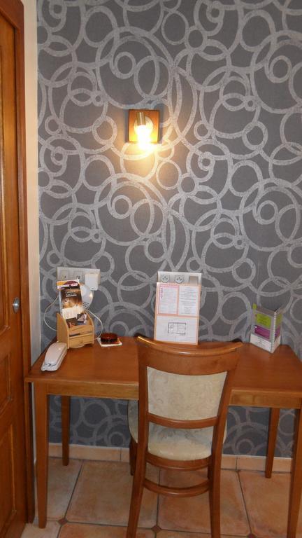 Hotel Aux Vieux Arceaux Mercuer Zewnętrze zdjęcie