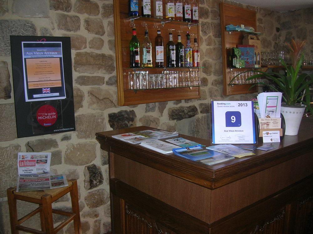 Hotel Aux Vieux Arceaux Mercuer Zewnętrze zdjęcie