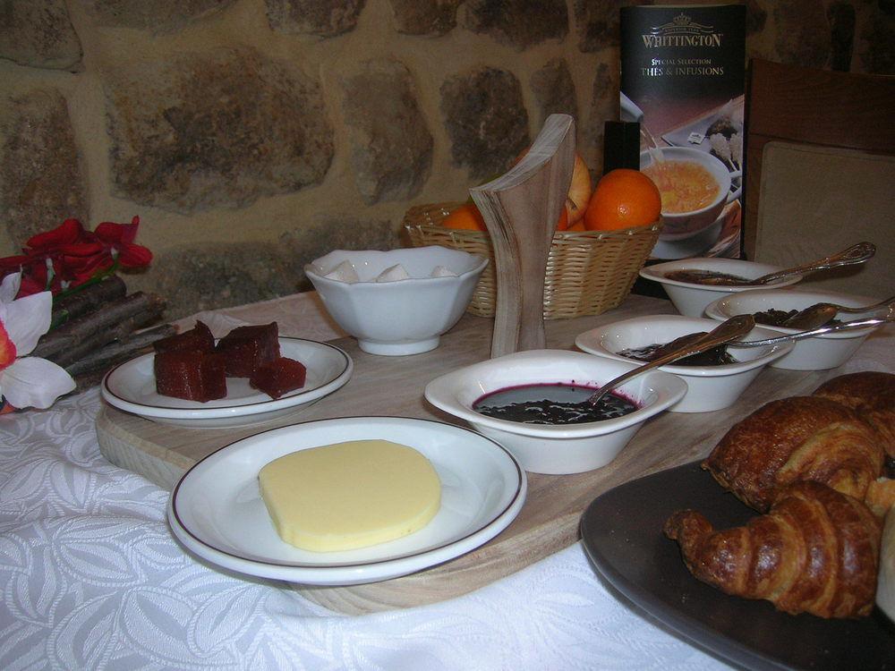 Hotel Aux Vieux Arceaux Mercuer Zewnętrze zdjęcie