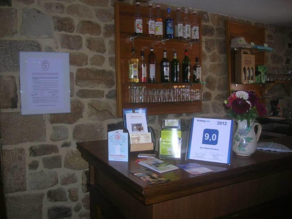 Hotel Aux Vieux Arceaux Mercuer Zewnętrze zdjęcie