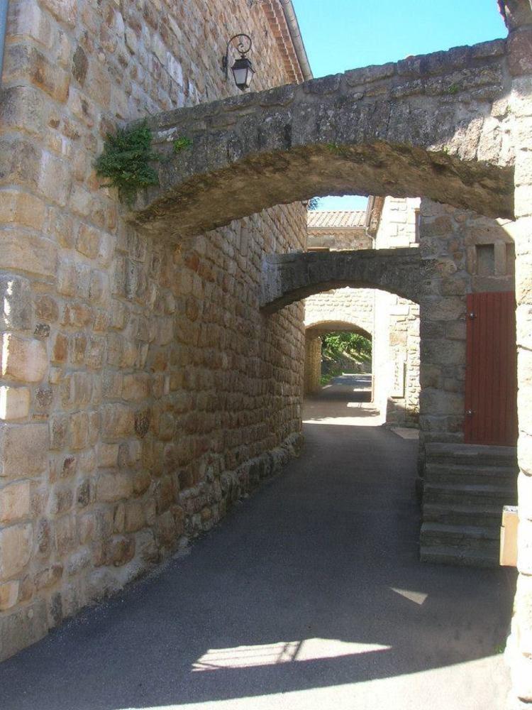 Hotel Aux Vieux Arceaux Mercuer Zewnętrze zdjęcie