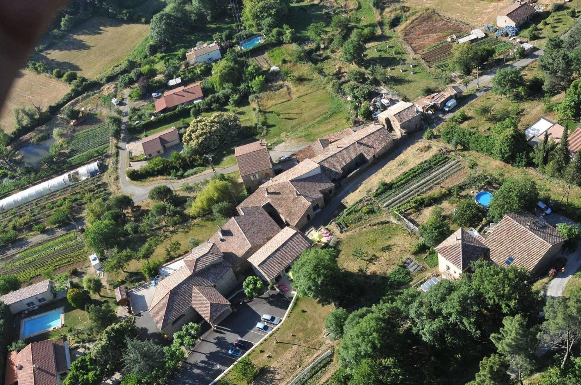 Hotel Aux Vieux Arceaux Mercuer Zewnętrze zdjęcie