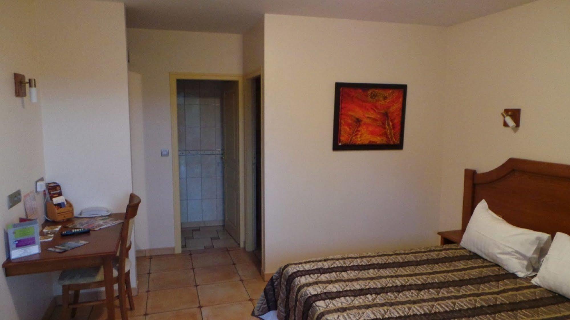 Hotel Aux Vieux Arceaux Mercuer Zewnętrze zdjęcie
